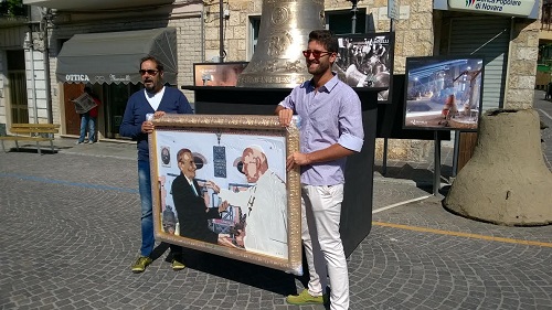 L’astigiano Gerlando Colombo dona opera pop art al Museo internazionale della Campania