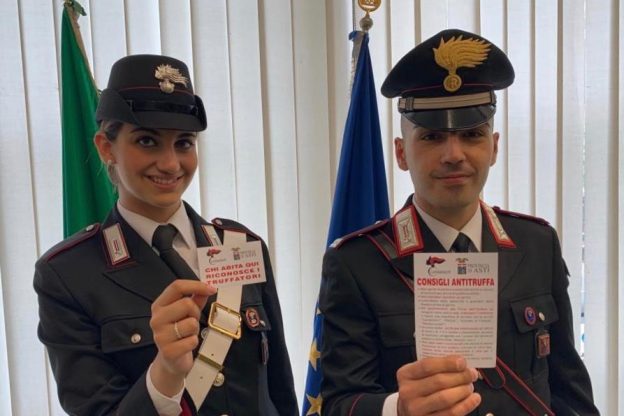 Asti, dai carabinieri un adesivo per combattere le truffe