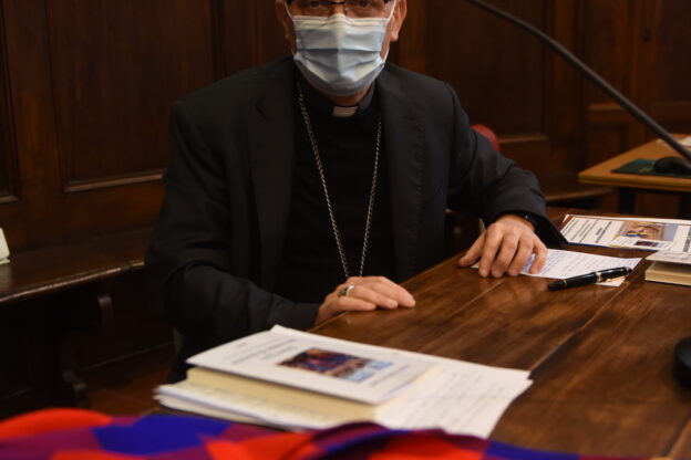 Il vescovo Marco presenta il suo libro a Castello di Annone