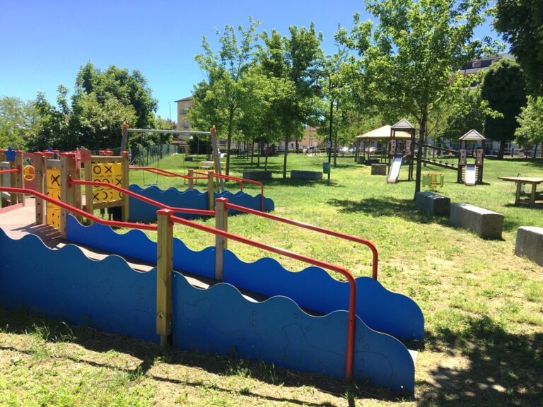 A Villafranca i bambini tornano a giocare al Parco Valentino