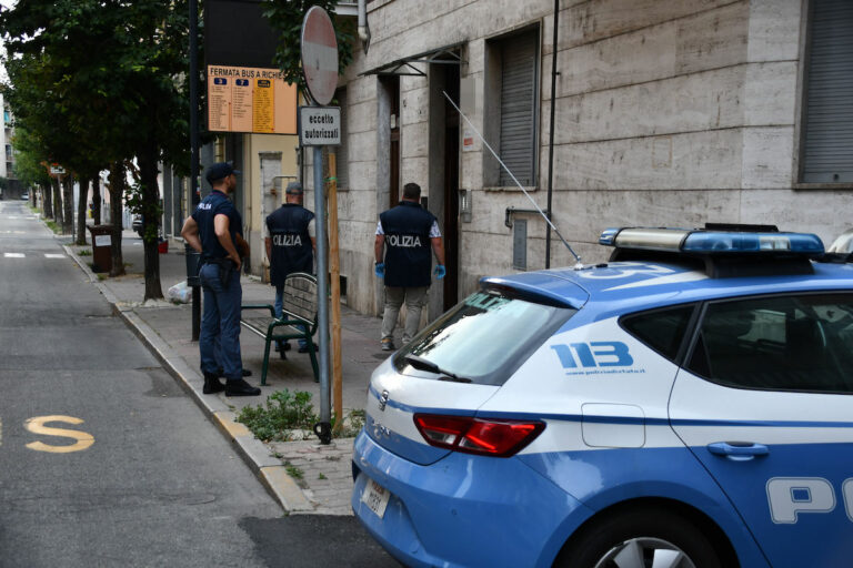 Asti, sfruttamento e favoreggiamento della prostituzione: la polizia sequestra un appartamento in corso Matteotti