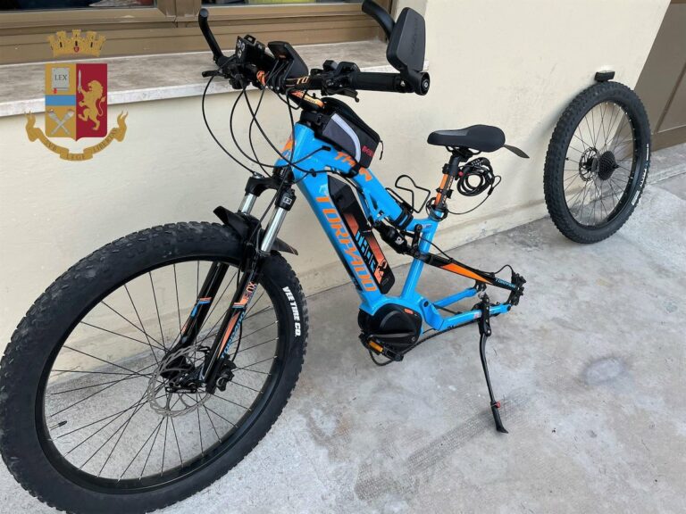 Asti, rubano una bici da 2000 euro: arrestati dalla polizia