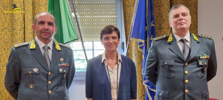 Il neo questore Di Donato in visita alla guardia di finanza