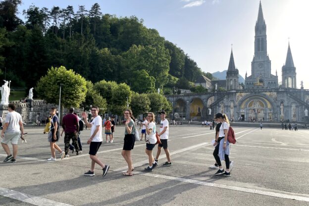 Il diario di bordo dei giovani astigiani a Lourdes: primo giorno