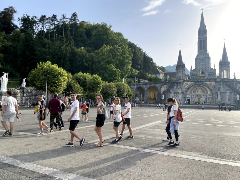 Il diario di bordo dei giovani astigiani a Lourdes: primo giorno