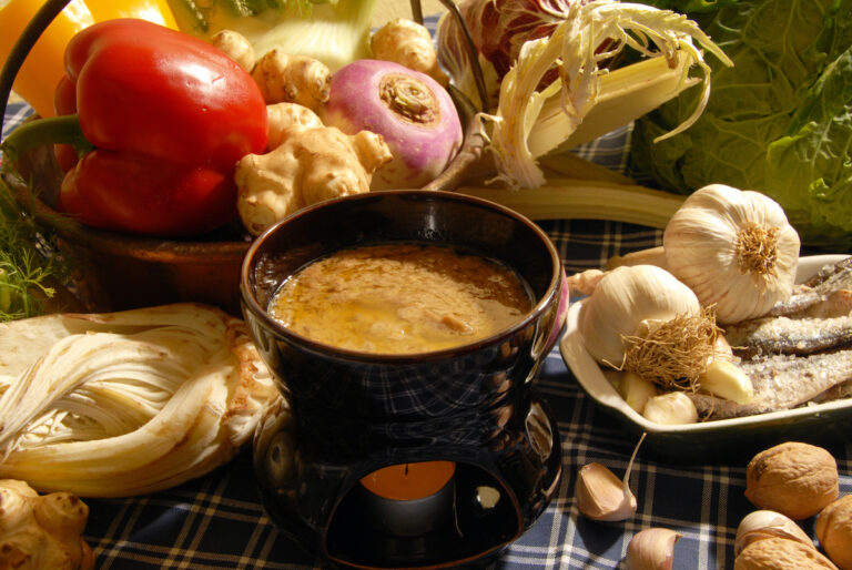 Torna il Bagna Cauda Day ad Asti, in Piemonte e nel mondo. Lo slogan: “Esageruma nen: il mondo è di tutti”