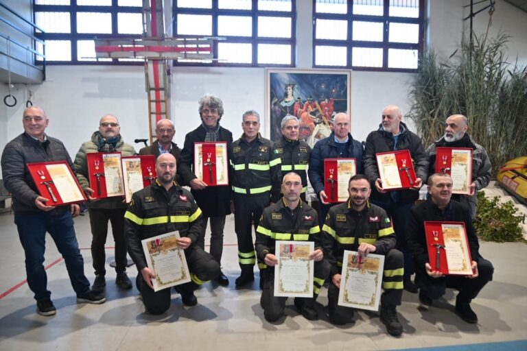 I vigili del fuoco hanno celebrato Santa Barbara