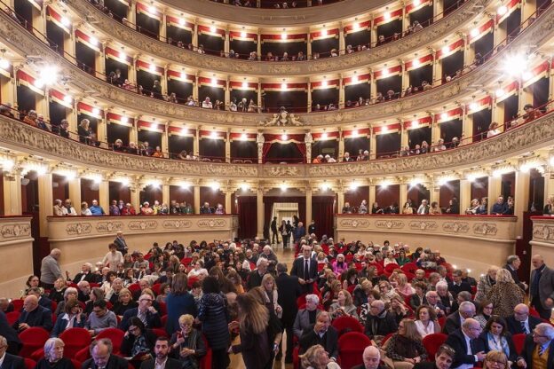 Il Premio Asti d’Appello riparte per l’edizione 2025 e rende disponibile il libro dedicato a Massimo Cotto