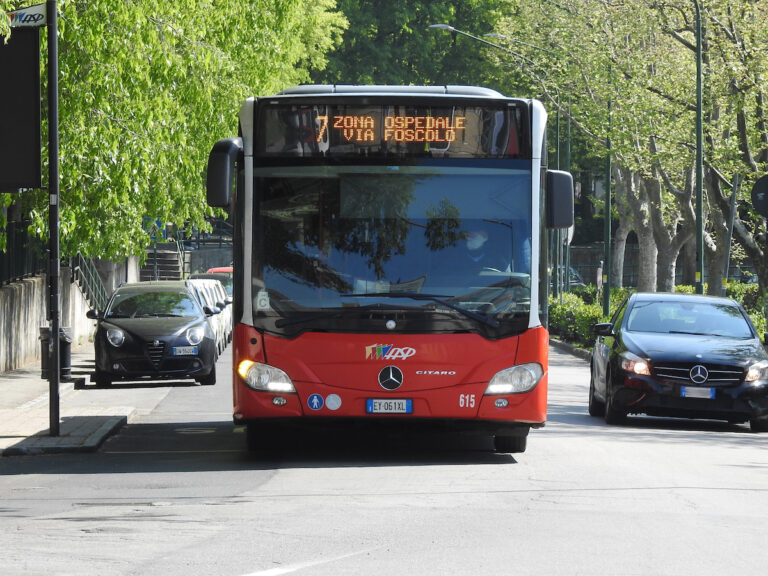 Fino a giovedì 27 febbraio variazioni di percorso dei bus di Asp per la chiusura di un tratto di corso Dante